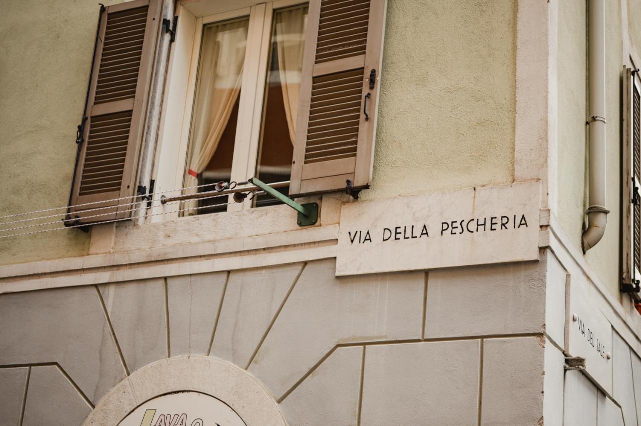 Monolocale Marino In Centro Storico Apartment Trieste Exterior photo