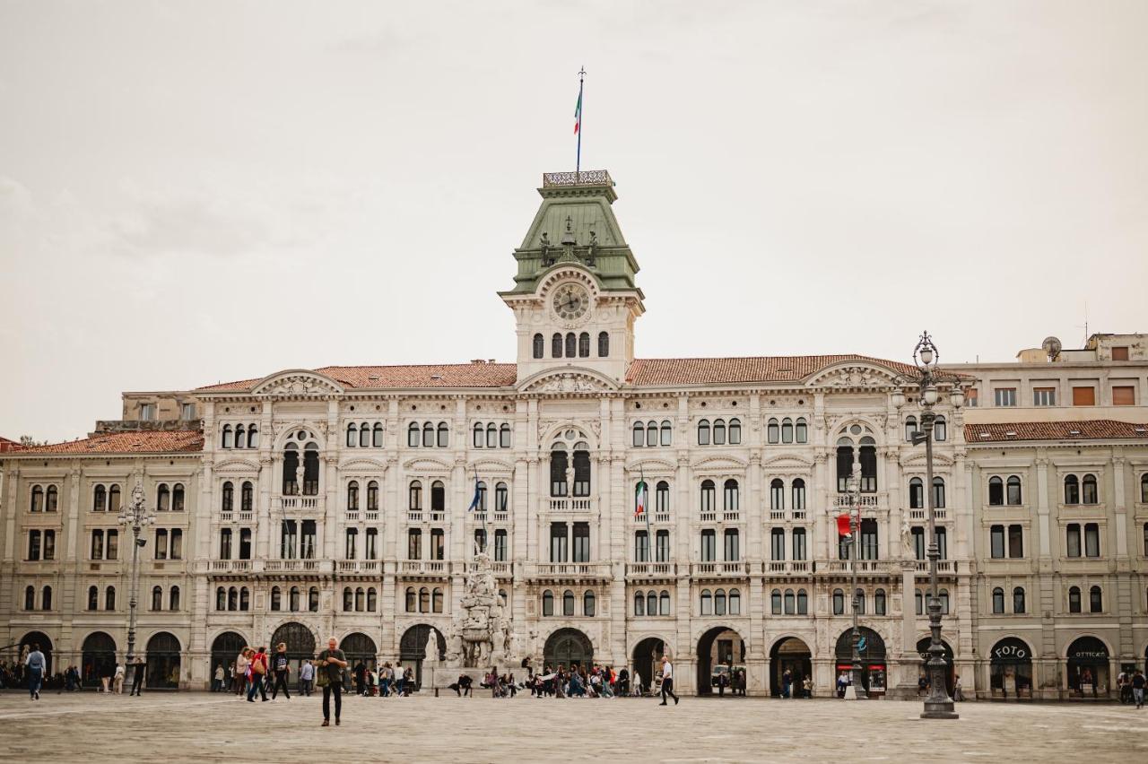 Monolocale Marino In Centro Storico Apartment Trieste Exterior photo